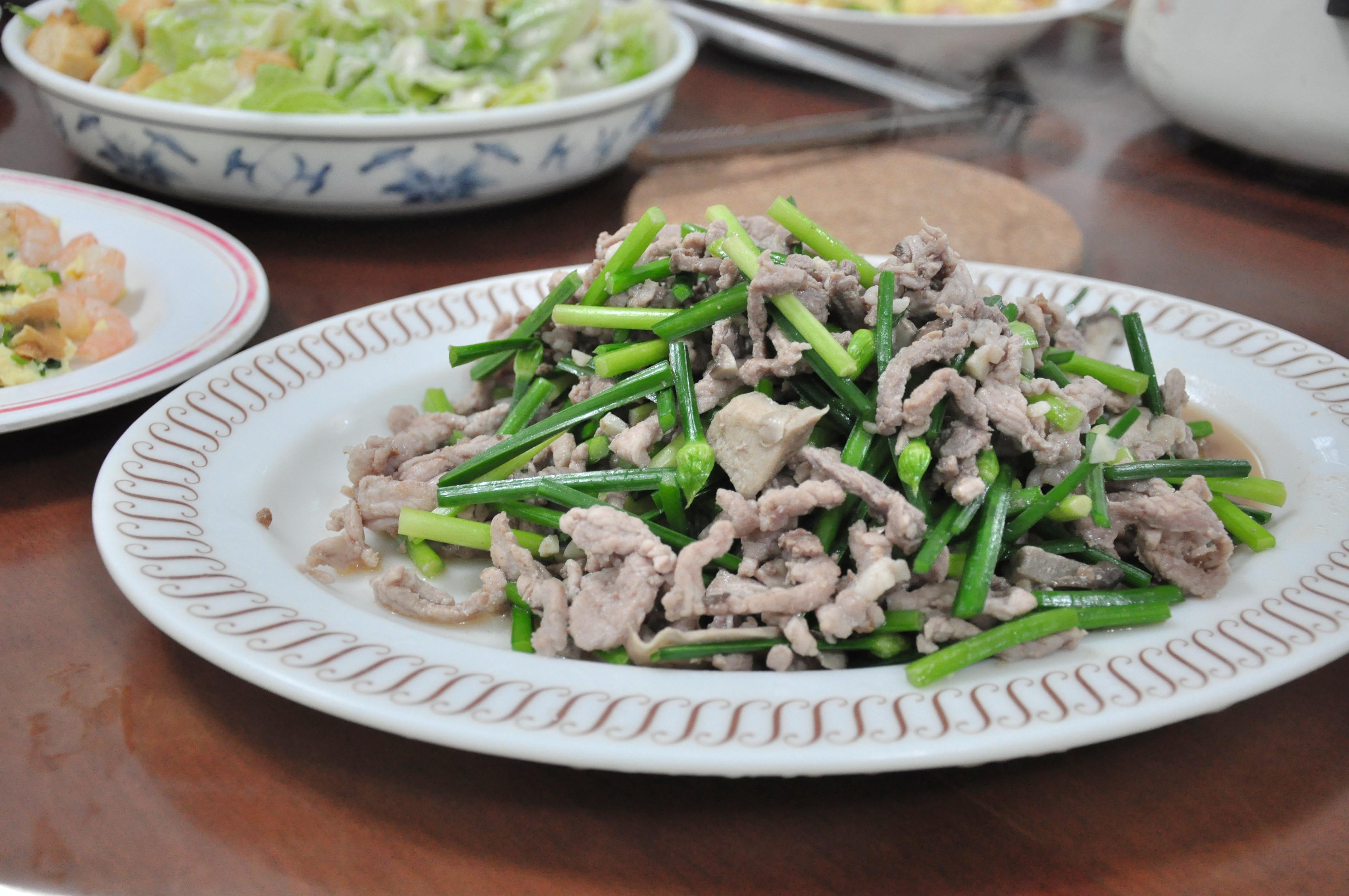 【食譜系列八】-『隨手可得』的家常菜:韭菜炒肉絲~