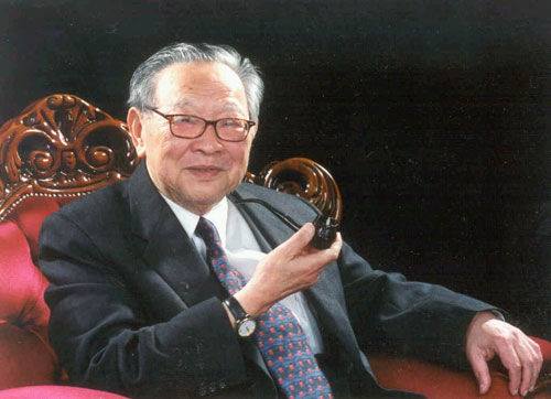 能哭能歌邁俗流-梁羽生的信路歷程