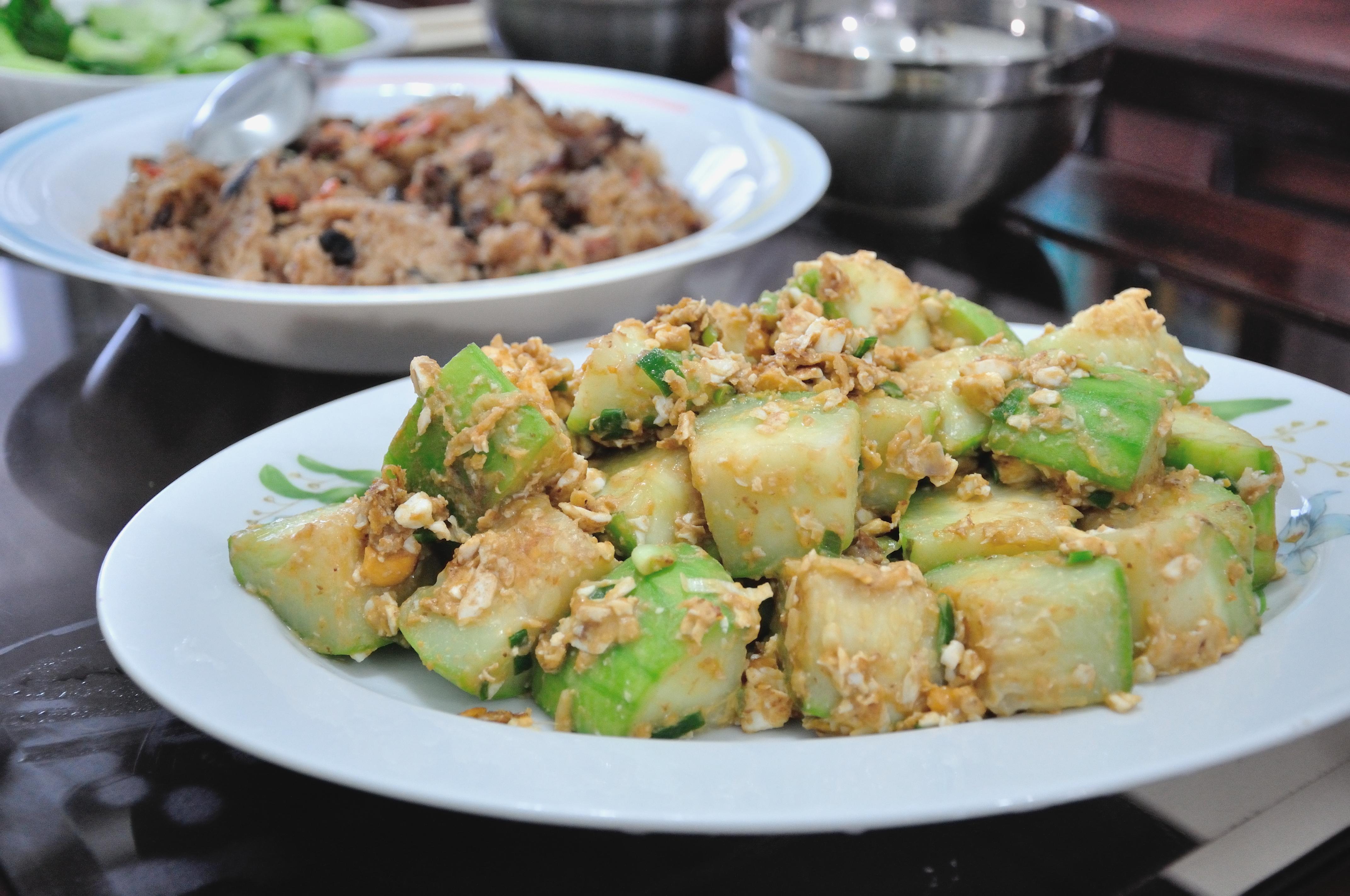 【食譜系列三】原來還能這樣配之鹹蛋炒絲瓜~
